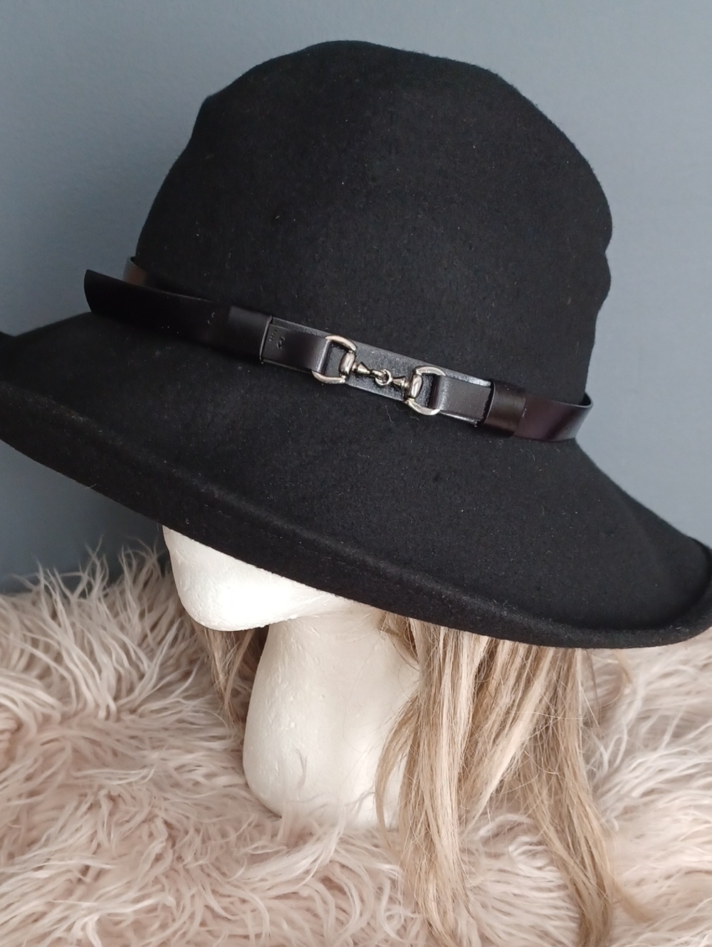 Massimo Dutti  Stylish Wool Hat